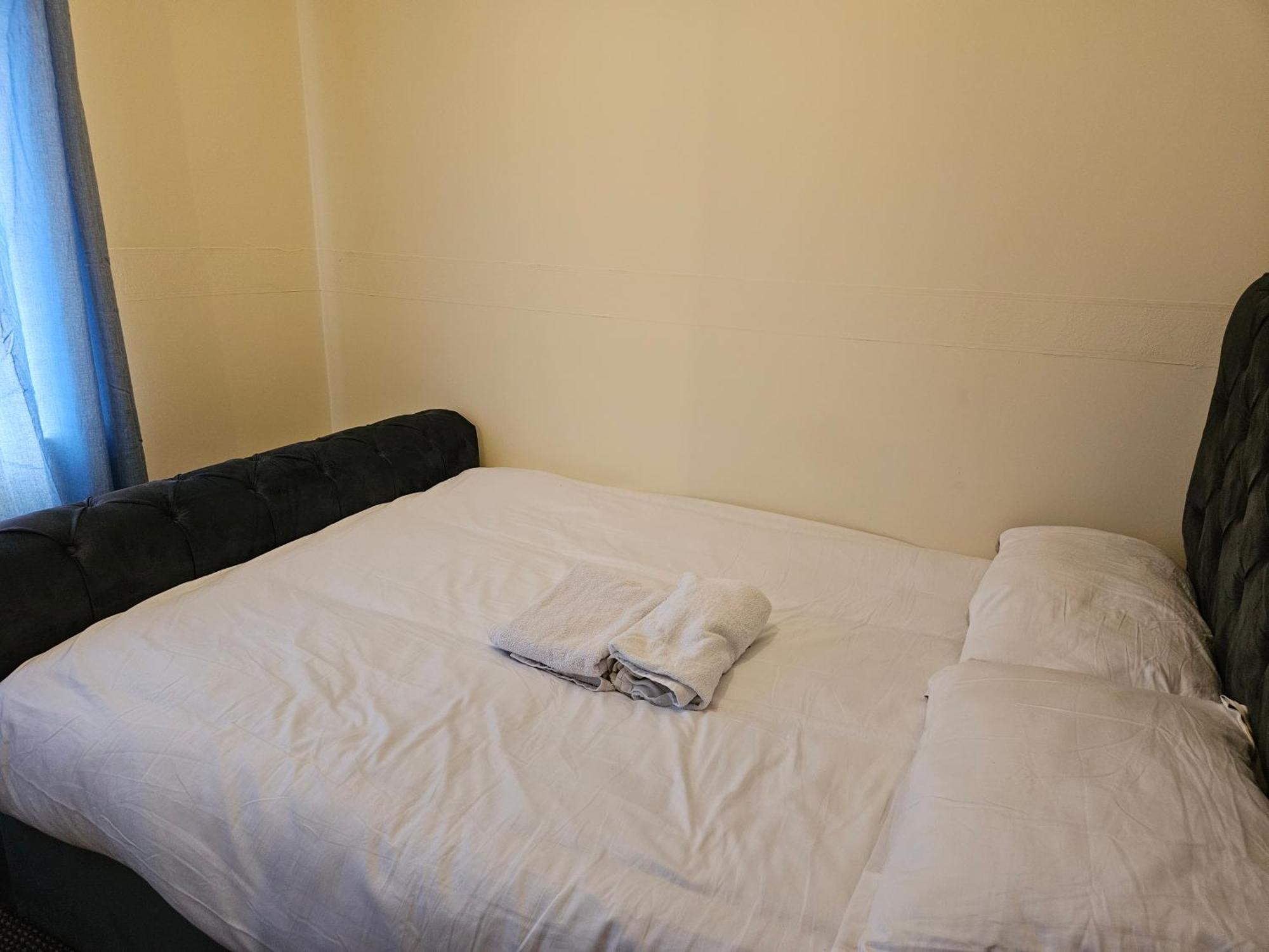 Stunning 2-Bed Apt-Freeparking Close To City *