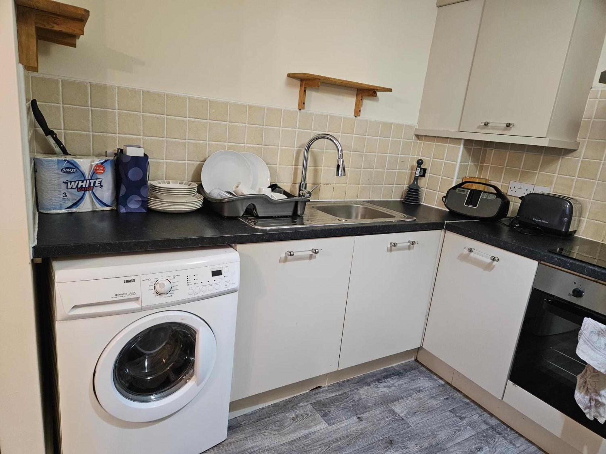 Stunning 2-Bed Apt-Freeparking Close To City Apartment