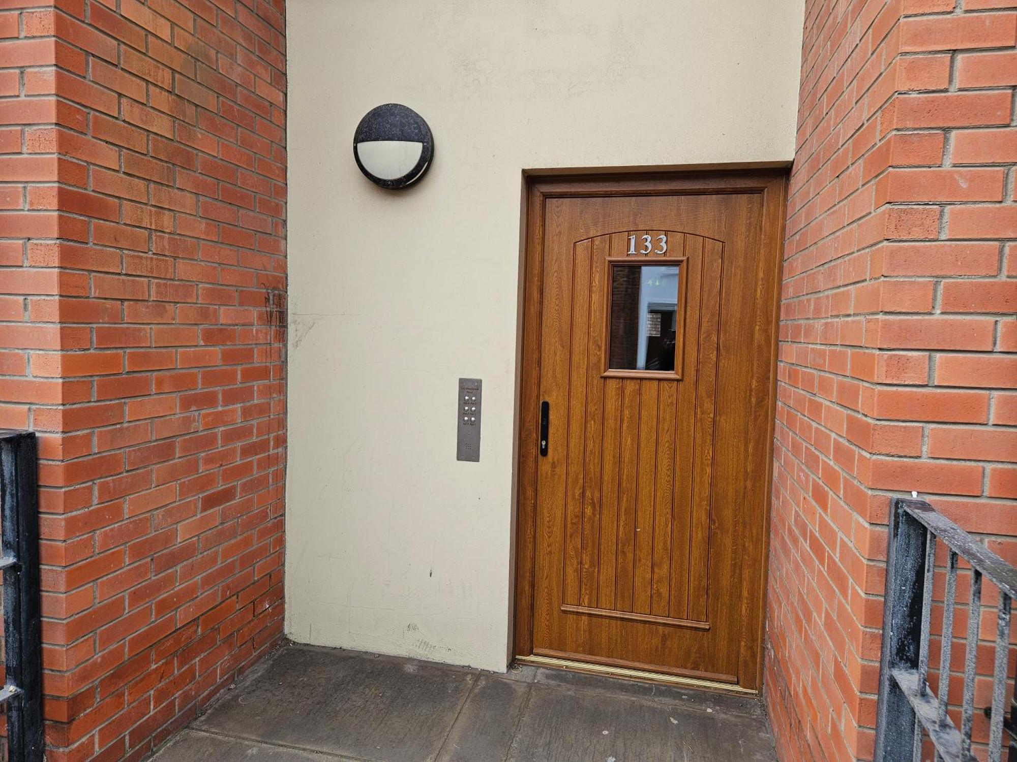 Stunning 2-Bed Apt-Freeparking Close To City Apartment Belfast