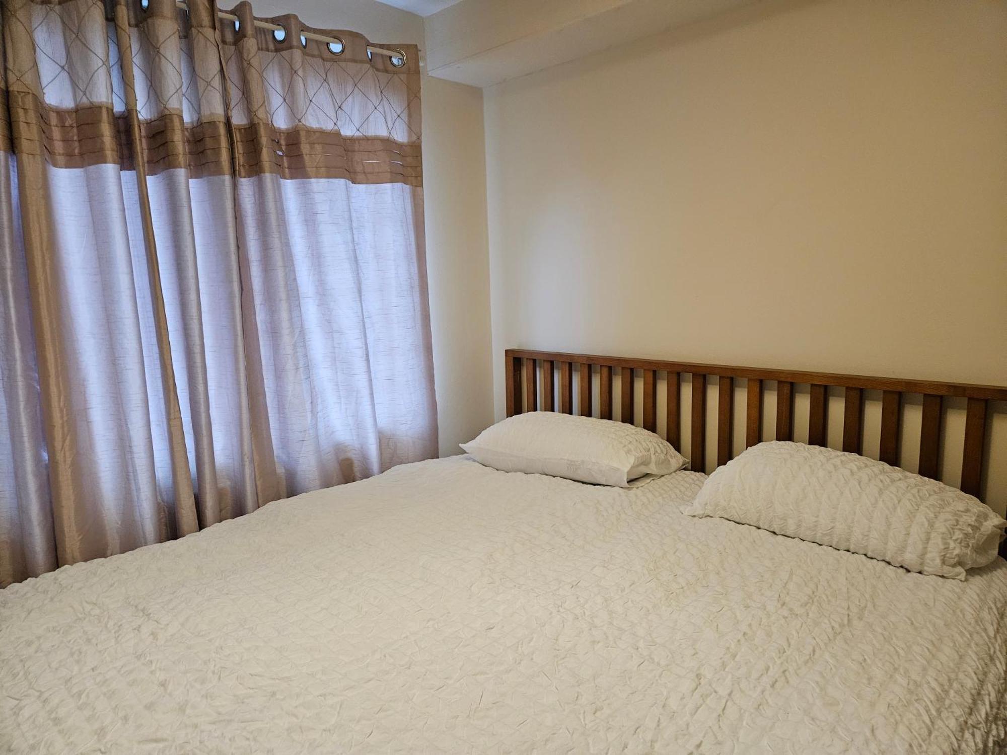 Stunning 2-Bed Apt-Freeparking Close To City