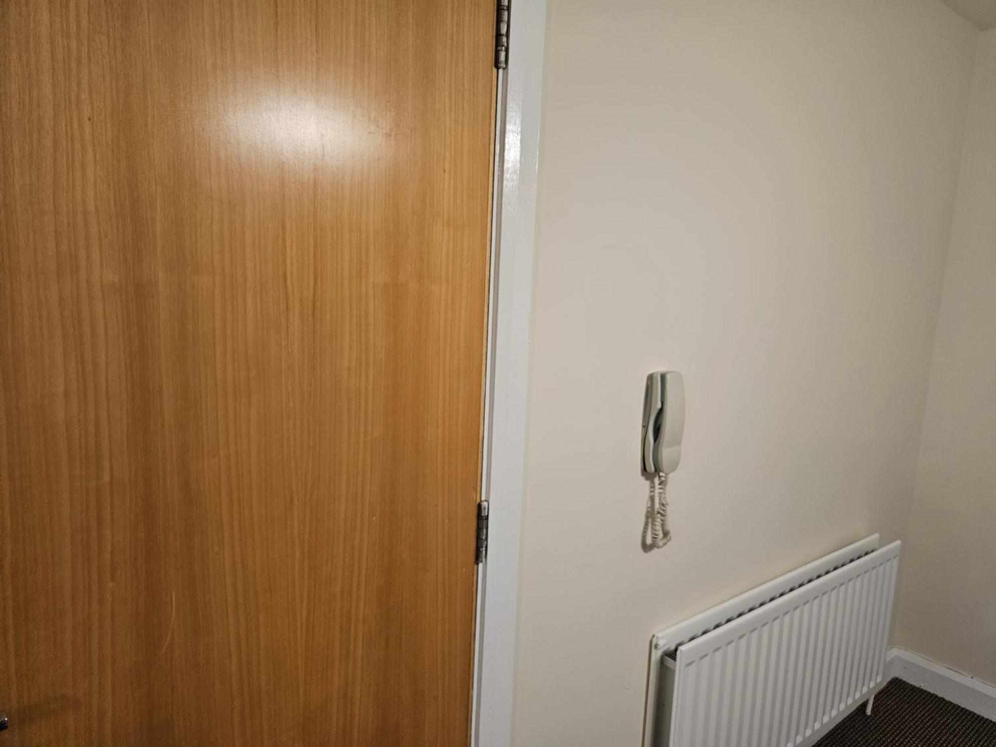 Stunning 2-Bed Apt-Freeparking Close To City Apartment